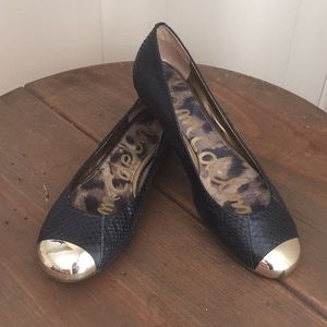 Sam Edelman Black & Gold Flats - size 6 1/2